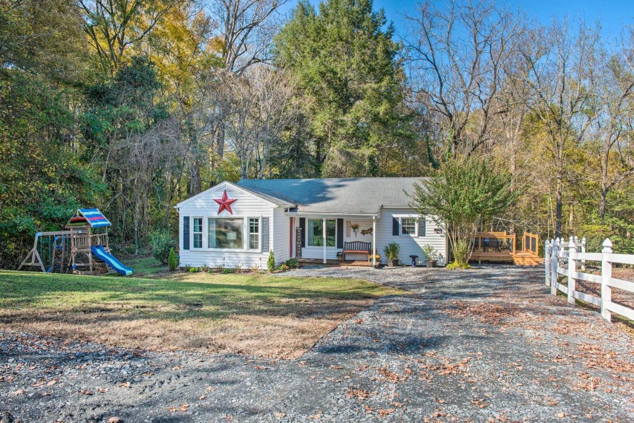 Peaceful Renovated Home With Deck On Half Acre! Ашбъро Екстериор снимка