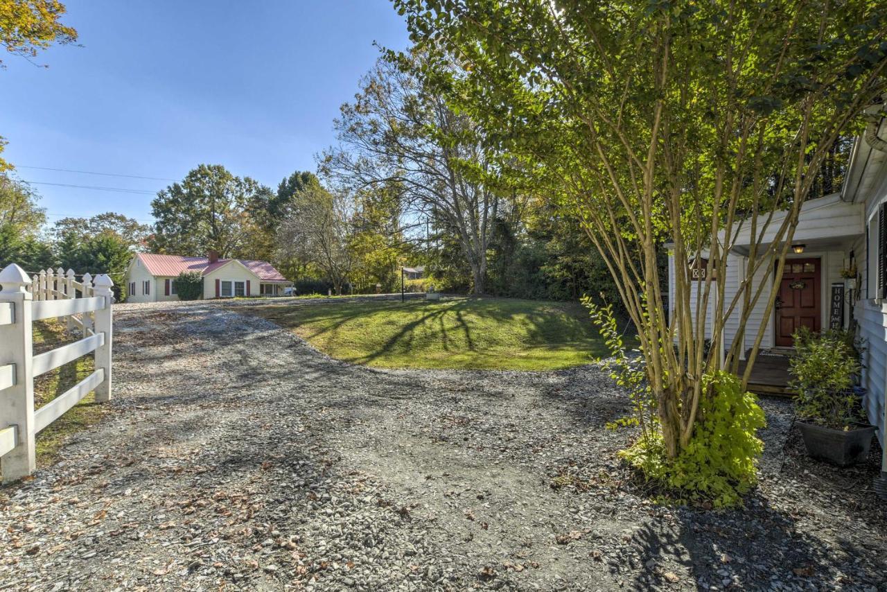 Peaceful Renovated Home With Deck On Half Acre! Ашбъро Екстериор снимка