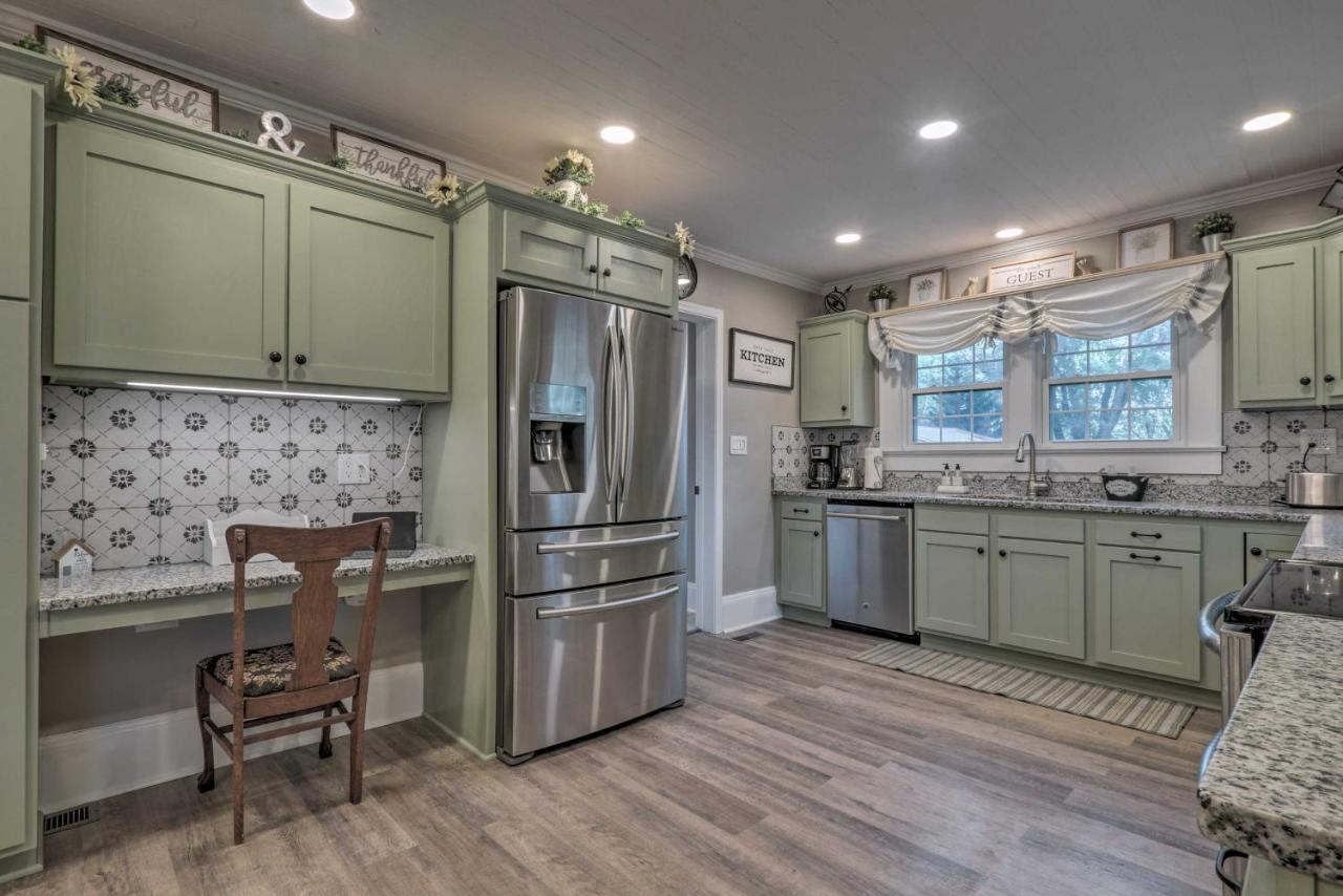 Peaceful Renovated Home With Deck On Half Acre! Ашбъро Екстериор снимка